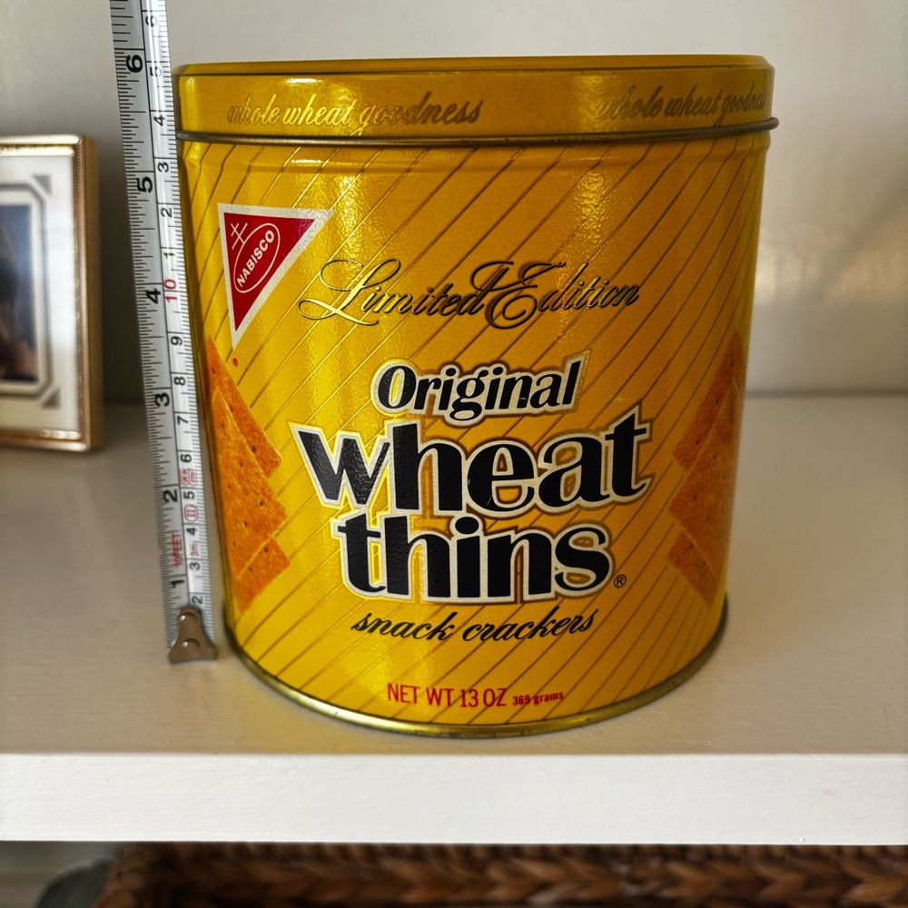 Limited Edition Nabisco Tin Original Wheat Thins 13 Oz. Size Nice Condition USA - Picture 3 of 7